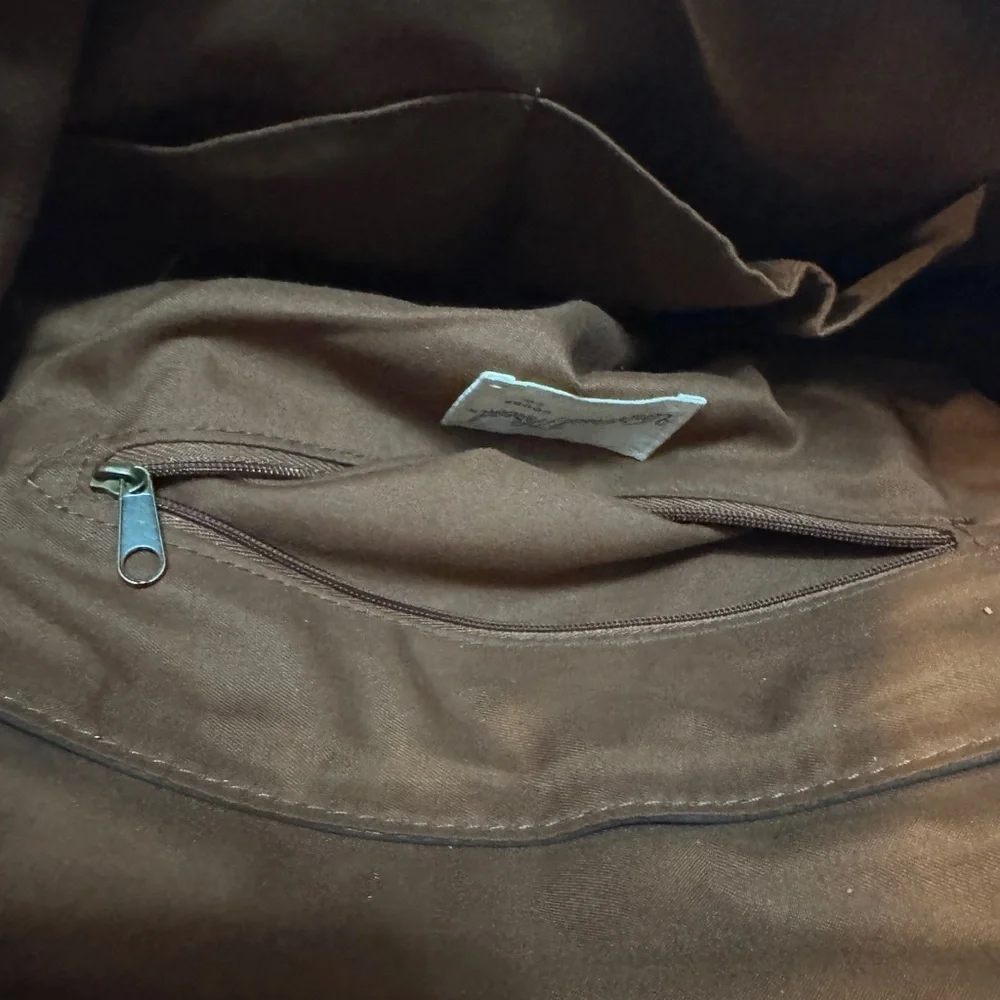 Universal Threads Tan Saddle Purse Like New!! - Picture 4 of 9